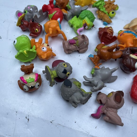 Lot of Moose Toys Uggly's Pet Shop Figures Ugly Ugliest - - Picture 5 of 10